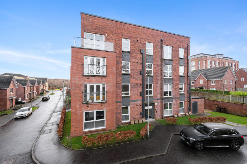 Main image of property: 2/2, 6 Inverlair Drive, Cathcart, G43 2AY