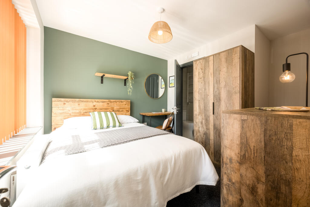 Main image of property: The Grates