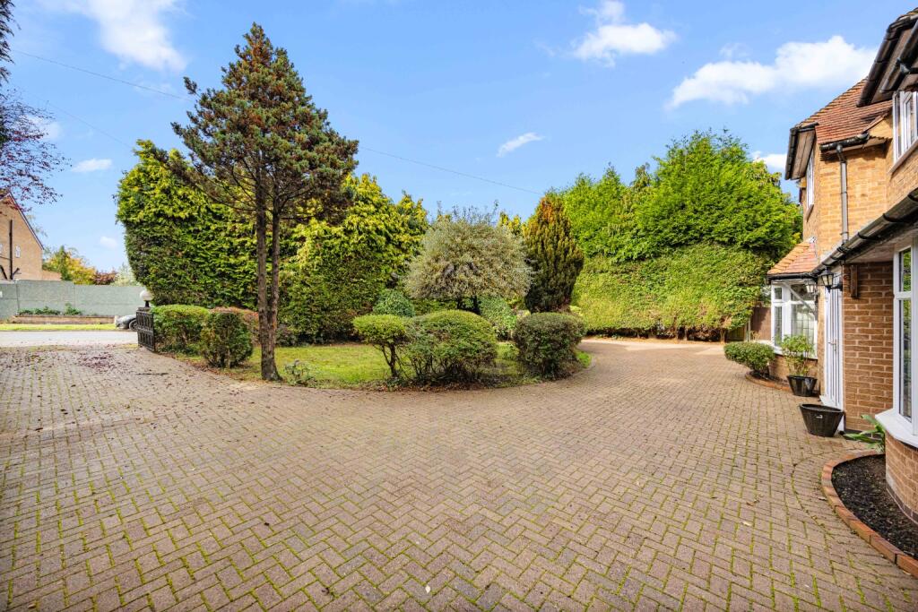 The Broadway, Oadby, Leicester photo 3