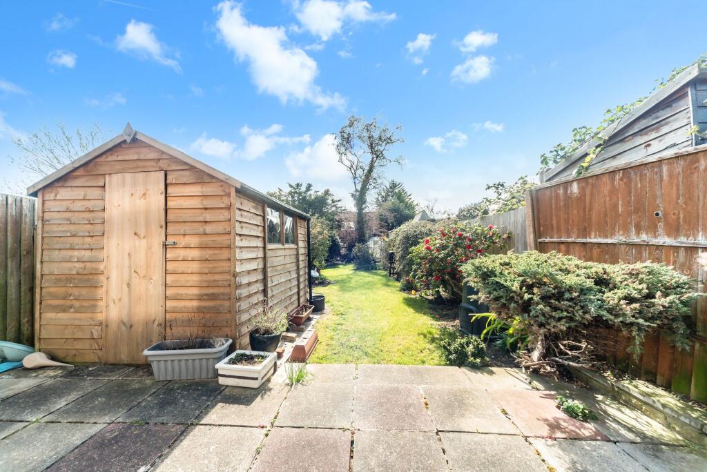 House in London, Tolworth - View 3