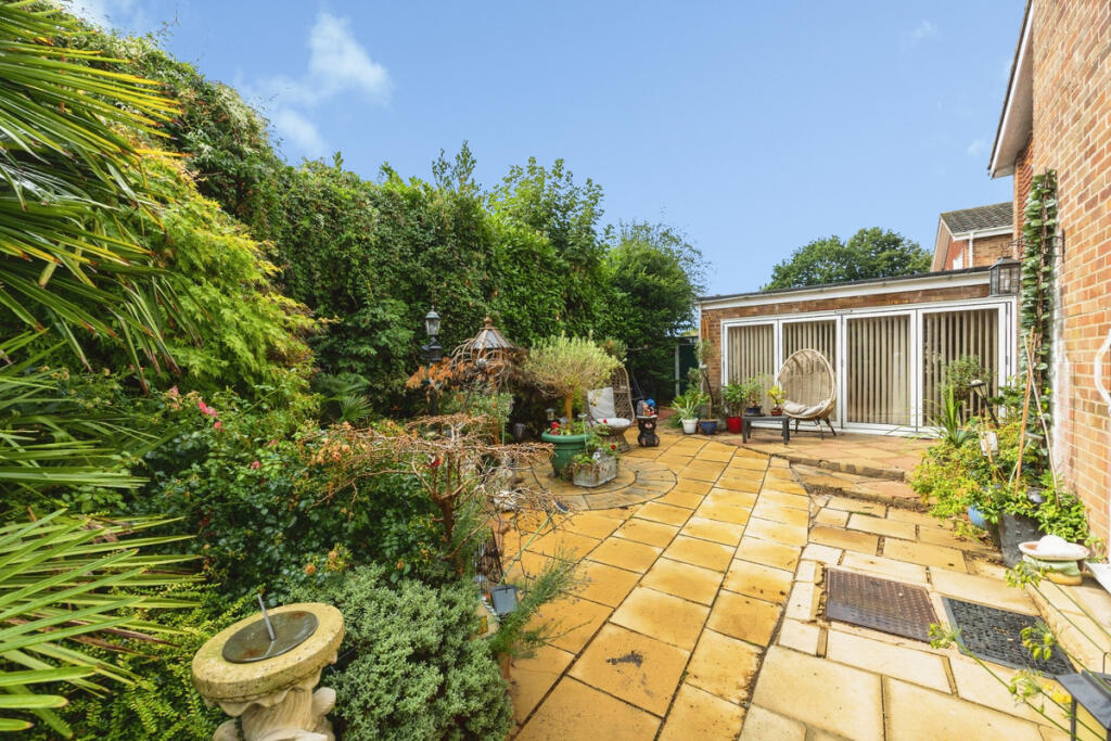 House in Tonbridge - More