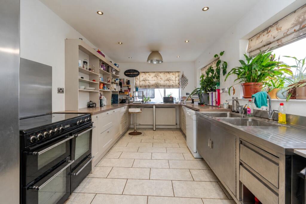 House in Peterborough - View 4