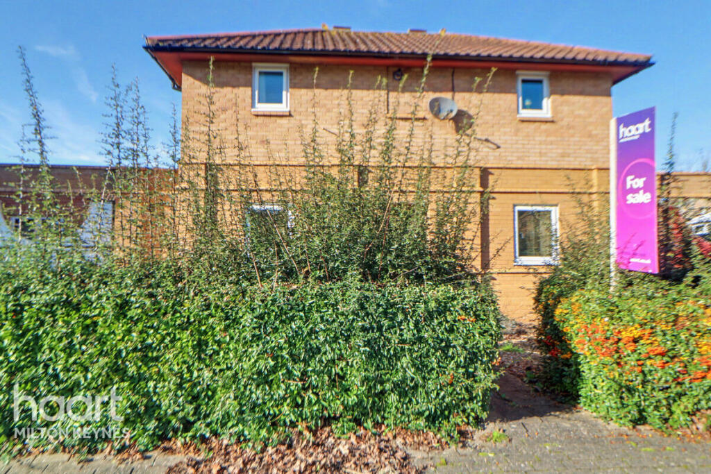 3-bed detached on Lacy Drive, Bolbeck Park, £105,000