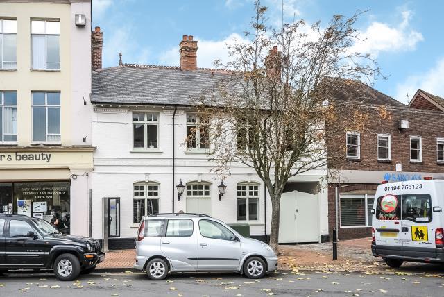 Main image of property: The Broadway, Chesham, HP5