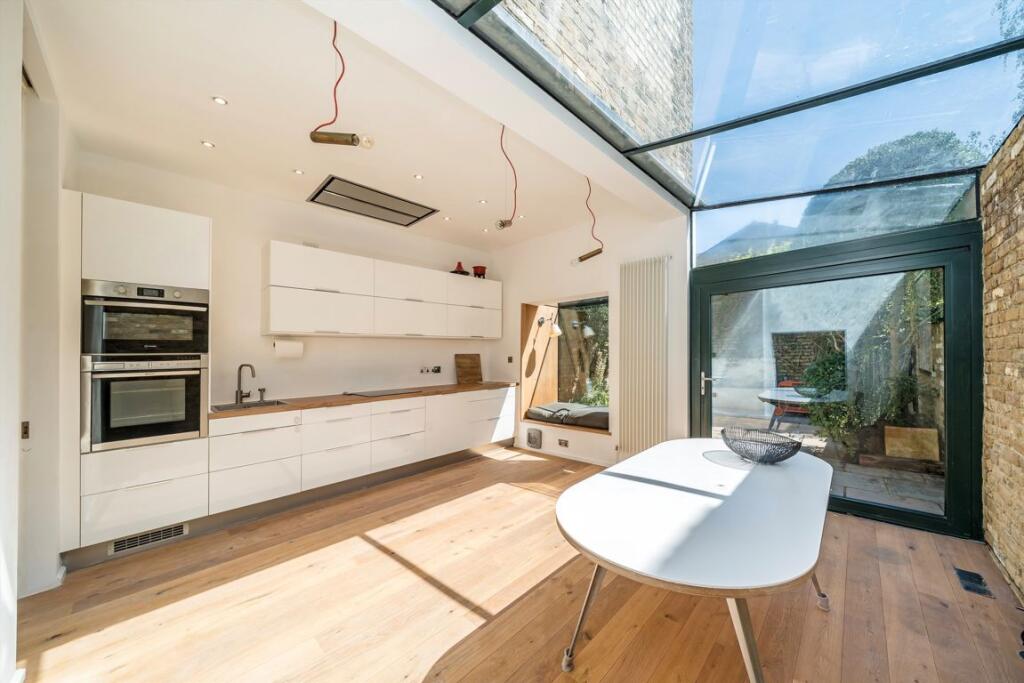 House in London - View 4