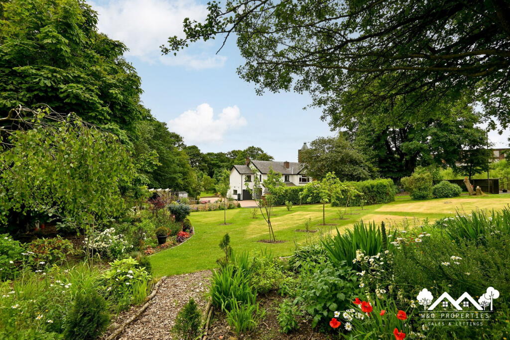 House in Hyndburn, Little Moor End - View 4