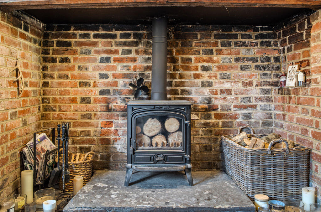 House in Tunbridge Wells, Horsmonden - More