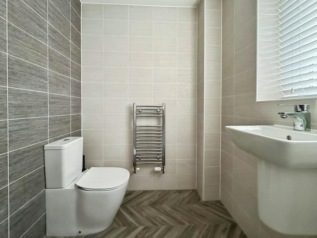 House in Newark and Sherwood, Clipstone - More