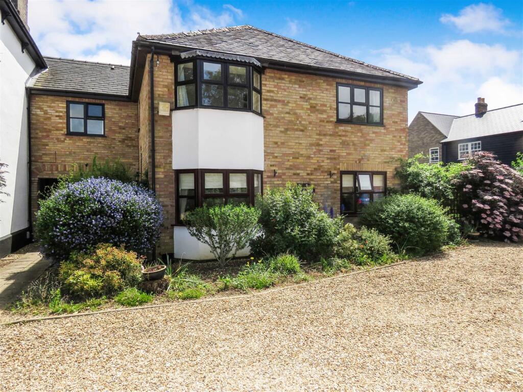 2-bed flat on Hinton Lodge, St. Neots Road, Eaton Ford, St. Neots, Cambridgeshire, PE19, £140,000