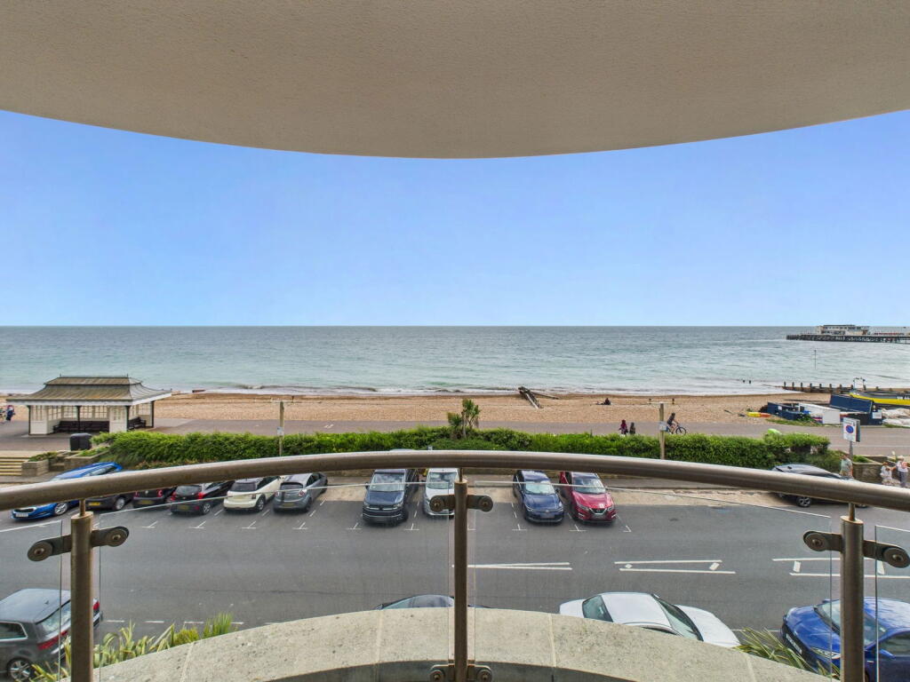 Apartment in Worthing, West Worthing - View 2