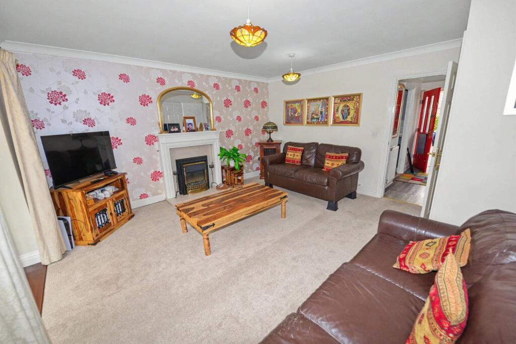 House in Worcester - View 5
