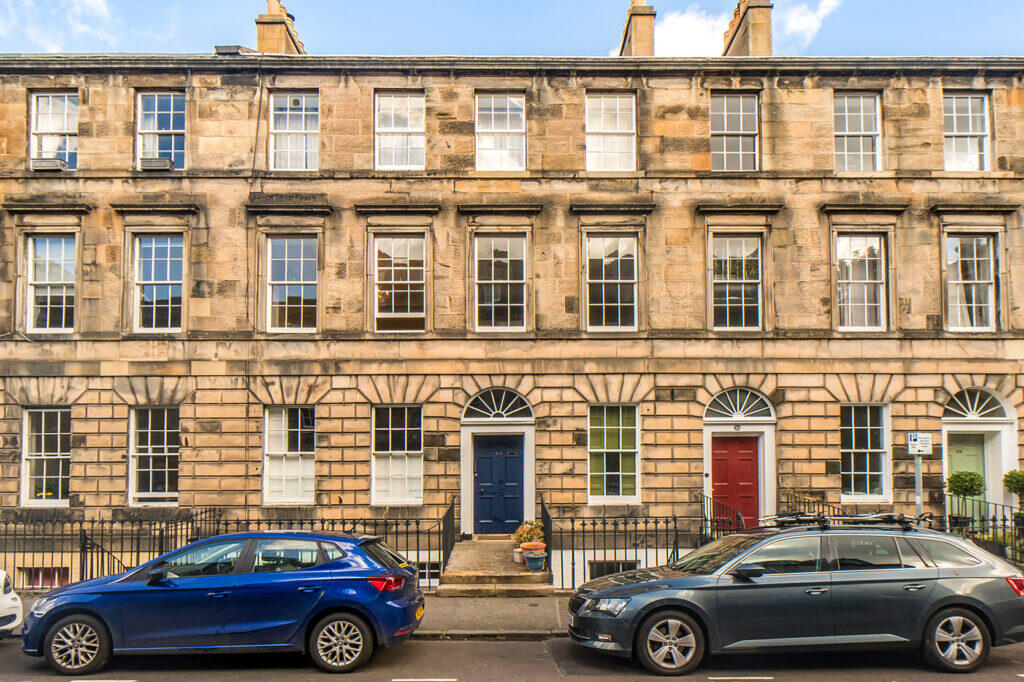 Main image of property: 40a Cumberland Street, Stockbridge, Edinburgh, EH3 6RG