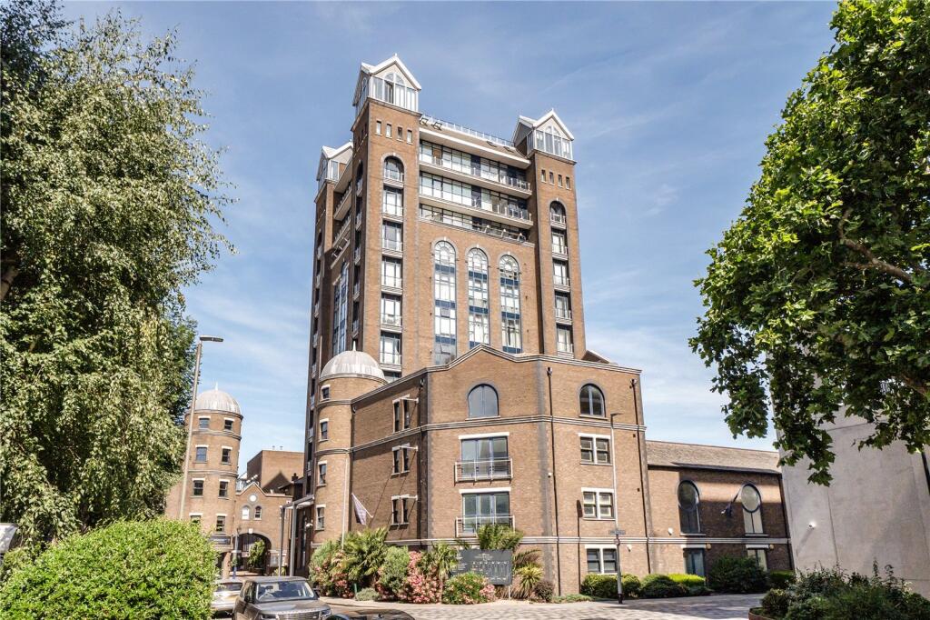 Main image of property: Coral Row, London