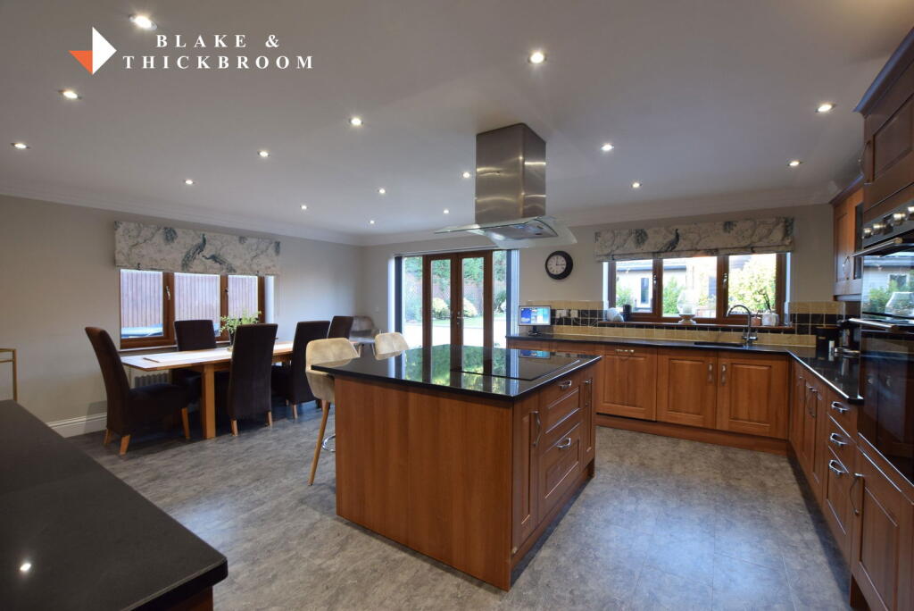 St Johns Road, Clacton-on-Sea, CO16 8BS photo 4