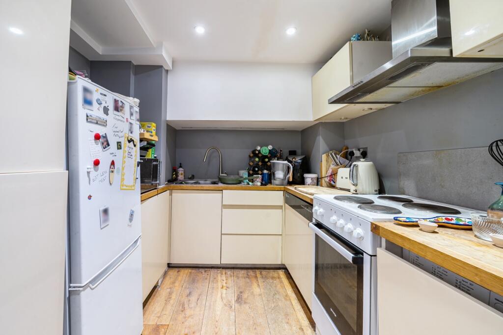 Apartment in London - View 3