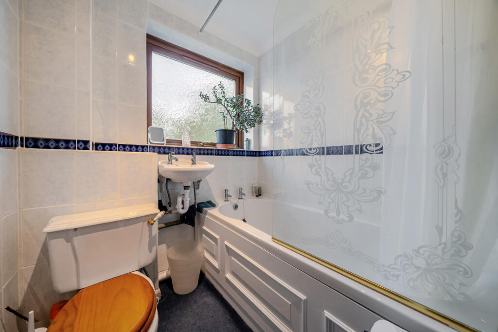 House in Sidcup, Blackfen - View 5