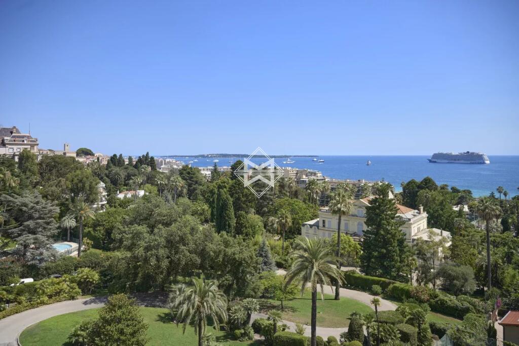 Main image of property: Provence-Alps-Cote d`Azur, Alpes-Maritimes, Cannes