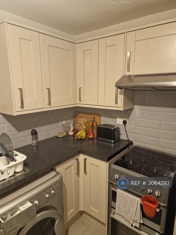 Apartment in London, Mill Meads, West Ham - View 5