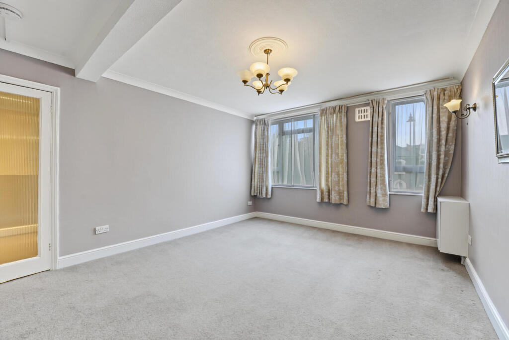 Apartment in Enfield - View 5
