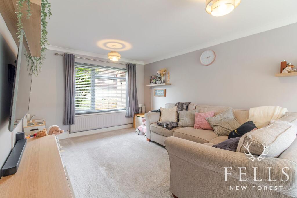 Jubilee Close, Ringwood, BH24 - View 2