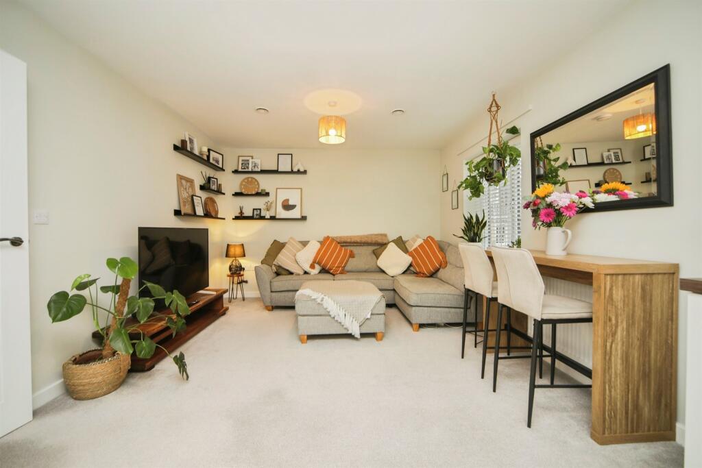 Apartment in Ipswich - View 3