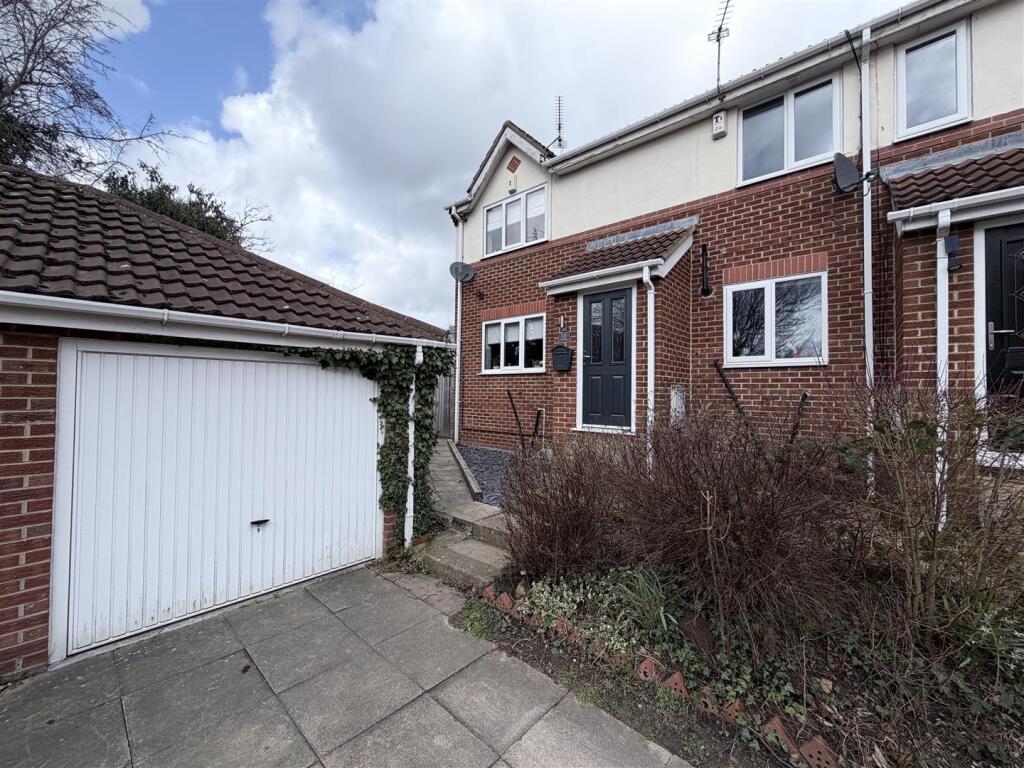 Main image of property: The Wickets, Meanwood, LS6