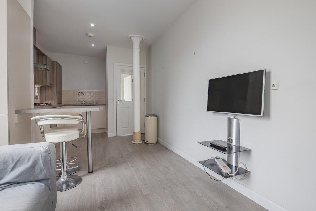 Apartment in Aberdeen, City Centre - View 4