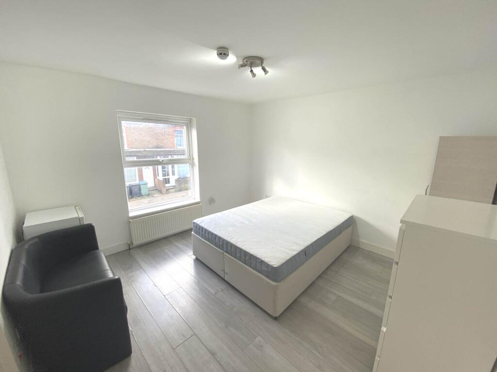 Main image of property: Leavesden Road, Watford