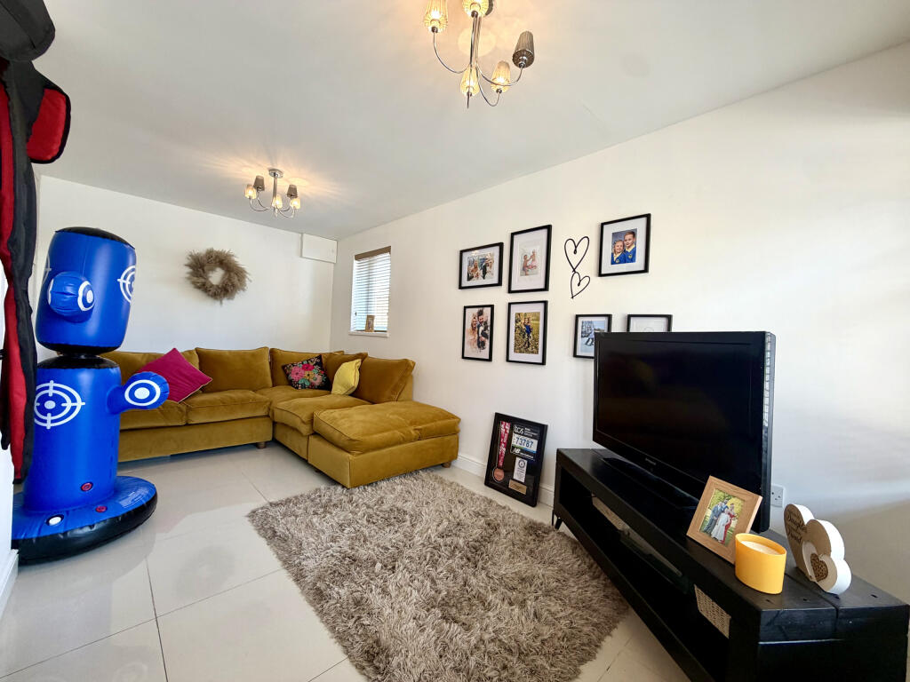 Llwyn Yr Eos Grove, Merthyr Tydfil, Merthyr Tydfil, CF47 0GD photo 5