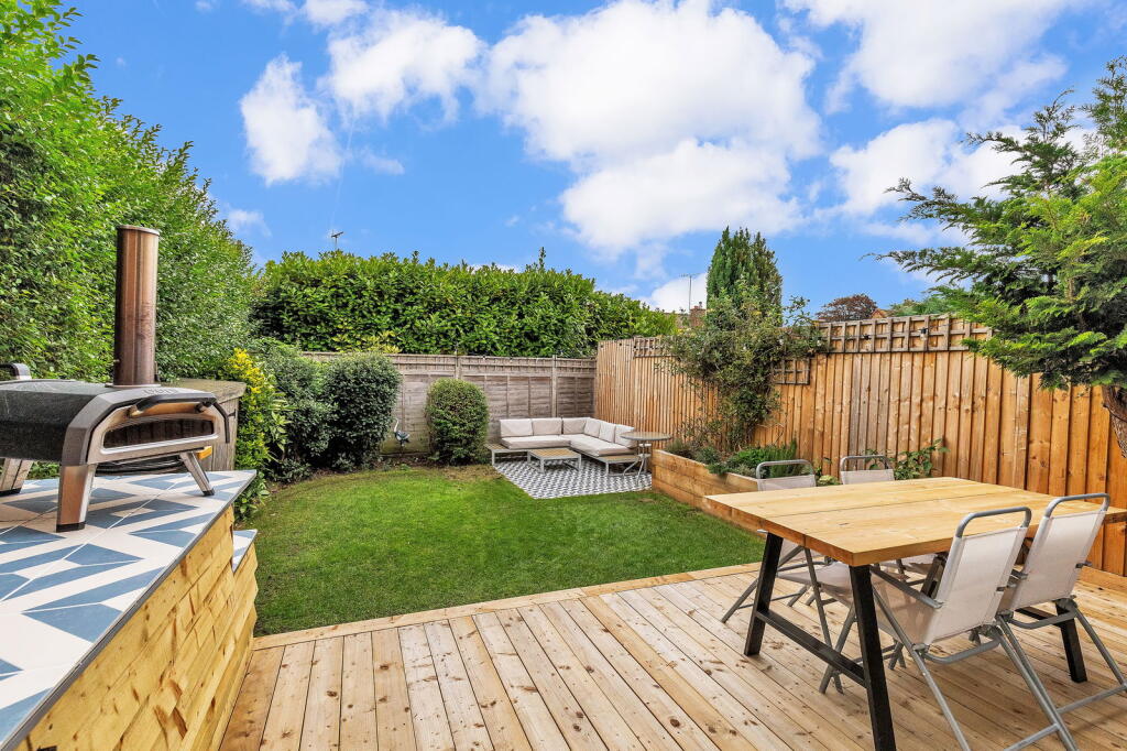 Main image of property: 40 Stafford Way, Keymer, Hassocks BN6 8QQ