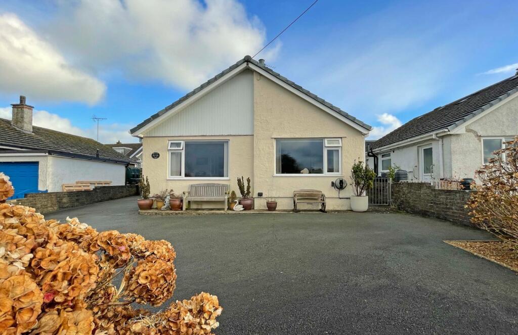 Main image of property: Efail Newydd, Benllech, Tyn-y-Gongl, Isle of Anglesey, LL74