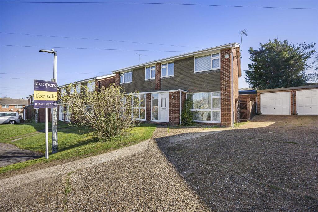 Main image of property: Switchback Close, Maidenhead, Furze Platt, SL6