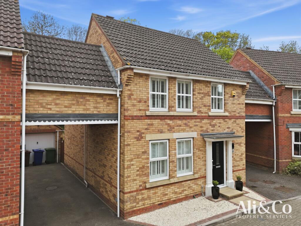 Main image of property: Maunder Close, Grays