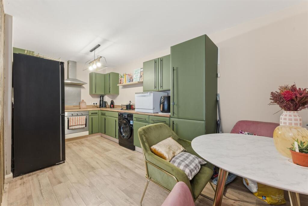 NN9, Arthur Nutt Court, Finedon - View 4