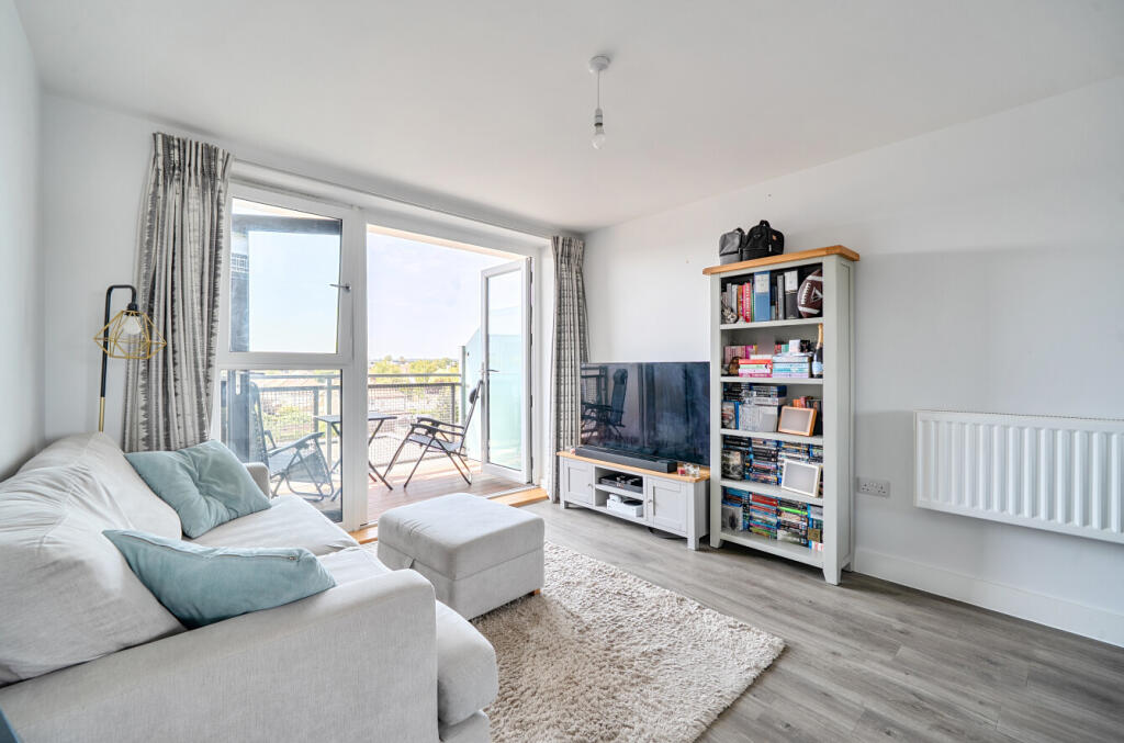 Apartment in Kingston upon Thames - View 5