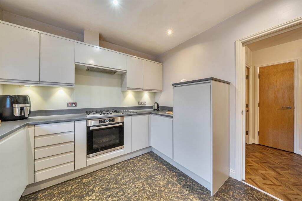 Apartment in Leeds, West Yorkshire - More