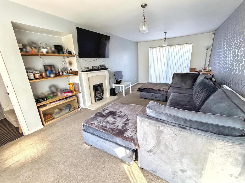 Clyde Crescent, Bedford, MK41 7ER photo 4