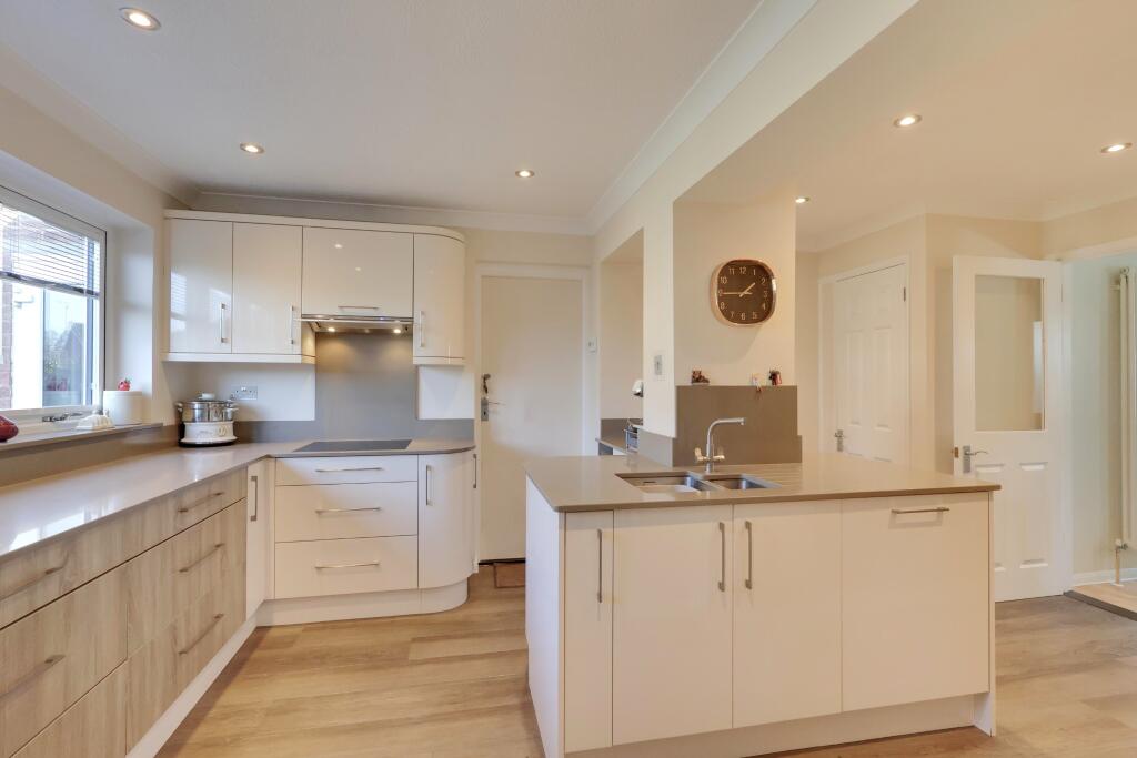 Southwick Road, Denmead photo 3