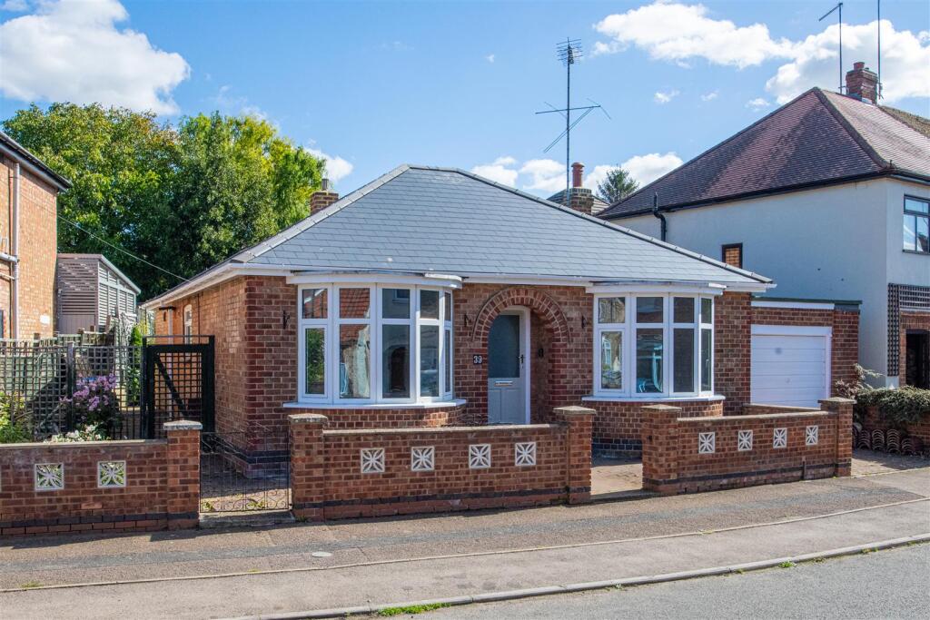2-bed house on Boddington Road, Kettering, £260,000