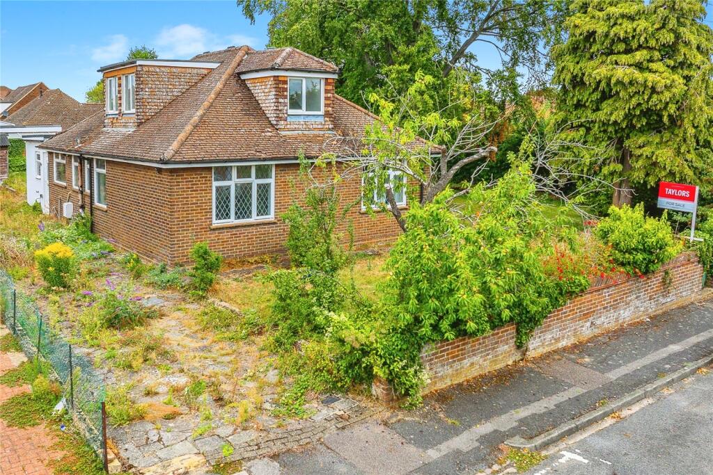 4-bed house on East Hill Road, Houghton Regis, Dunstable, Bedfordshire, LU5, £400,000