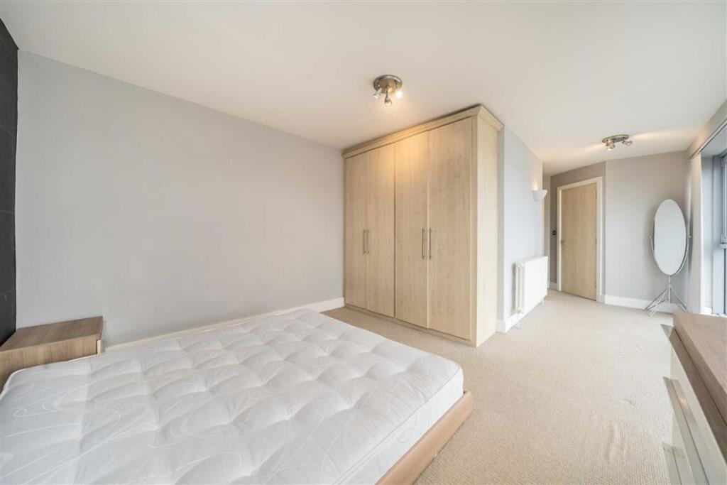4 bedroom flat for rent