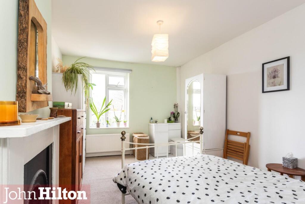 House in Brighton - View 3