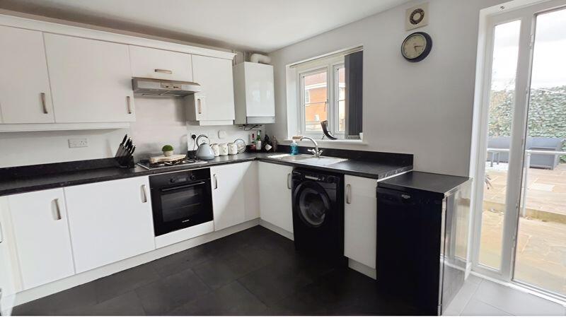 Kelstern Close, Tonge Fold photo 3