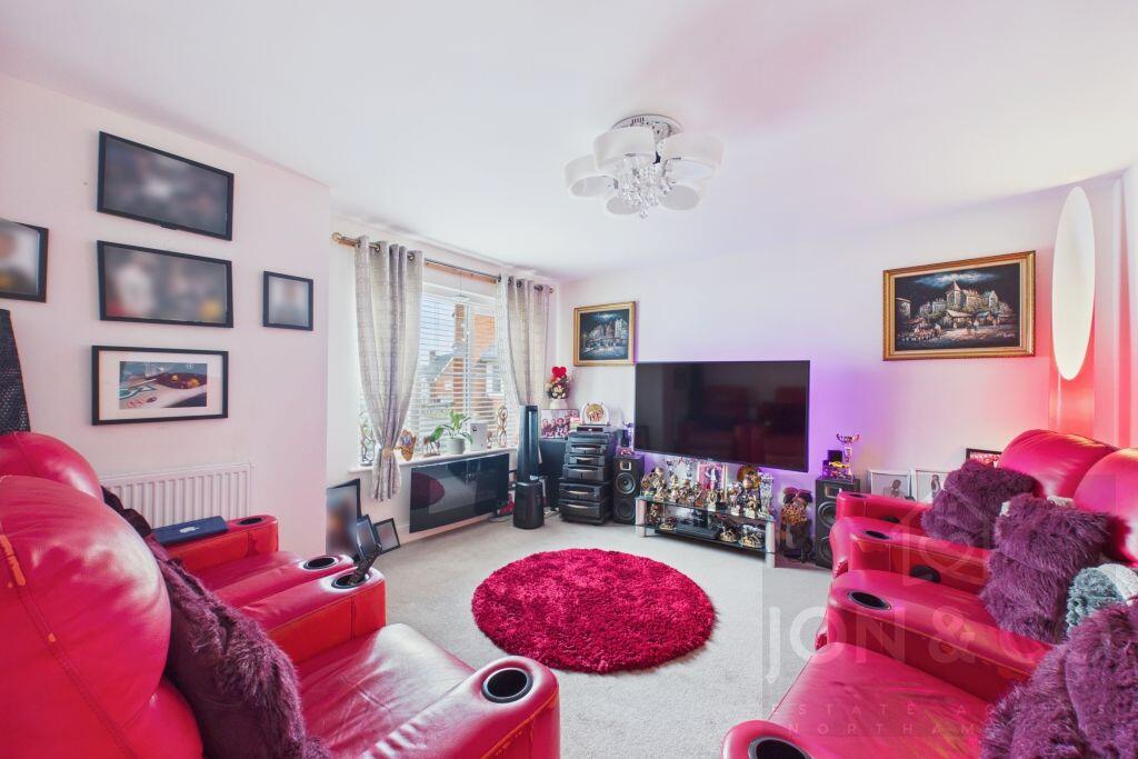 House in Northampton, Boughton - View 4