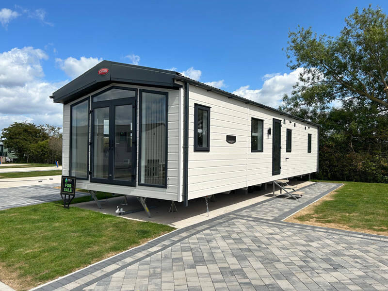 2-bed caravan on Carnaby Lakehouse Lodge - Lytham Edge Lodge Park - PR4 1TB, £115,000
