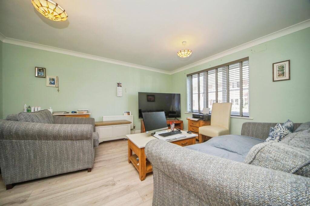 Apartment in Ipswich, Suffolk - View 2