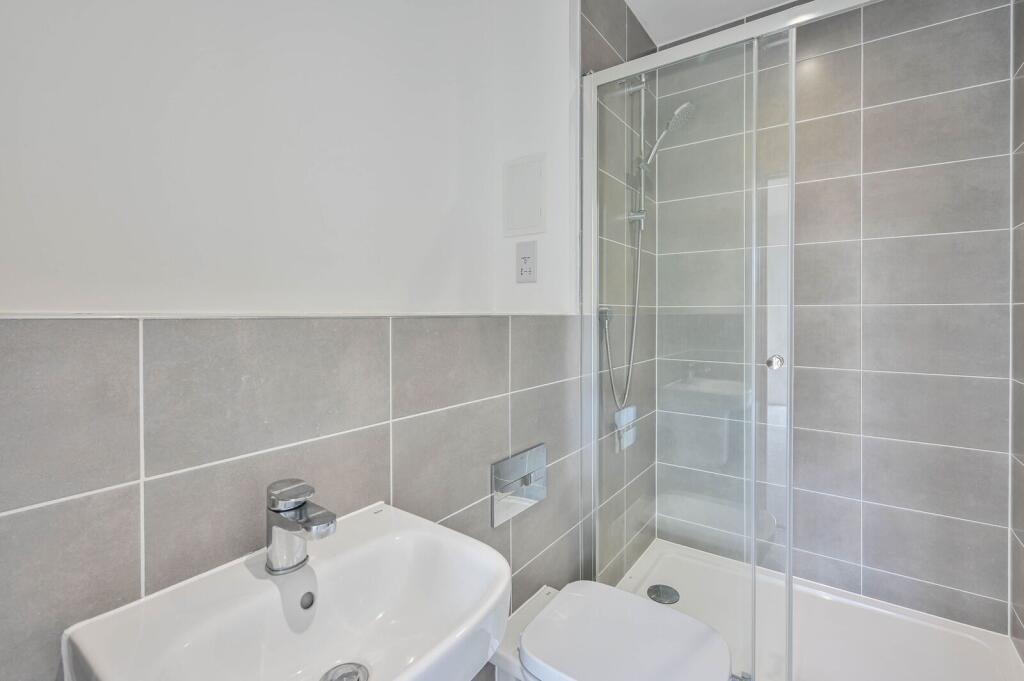 Apartment in Guildford - More