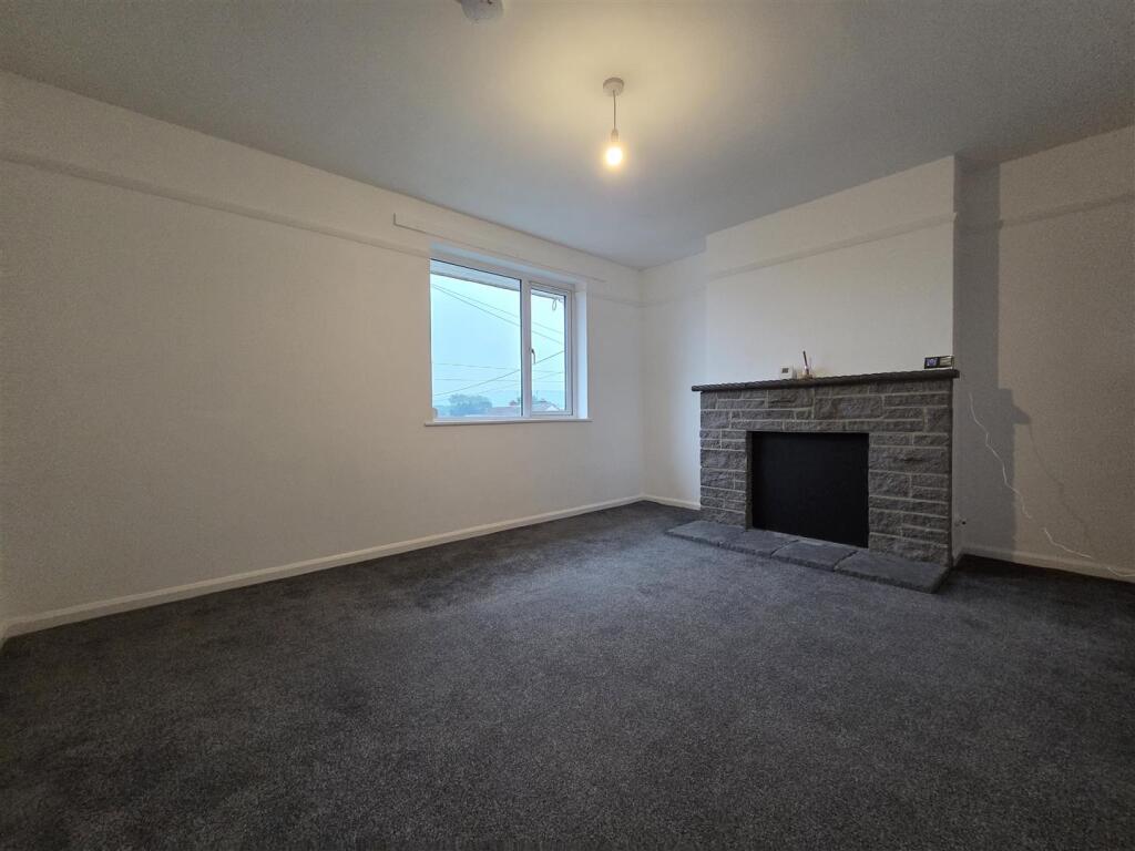 Apartment in Taunton - View 3