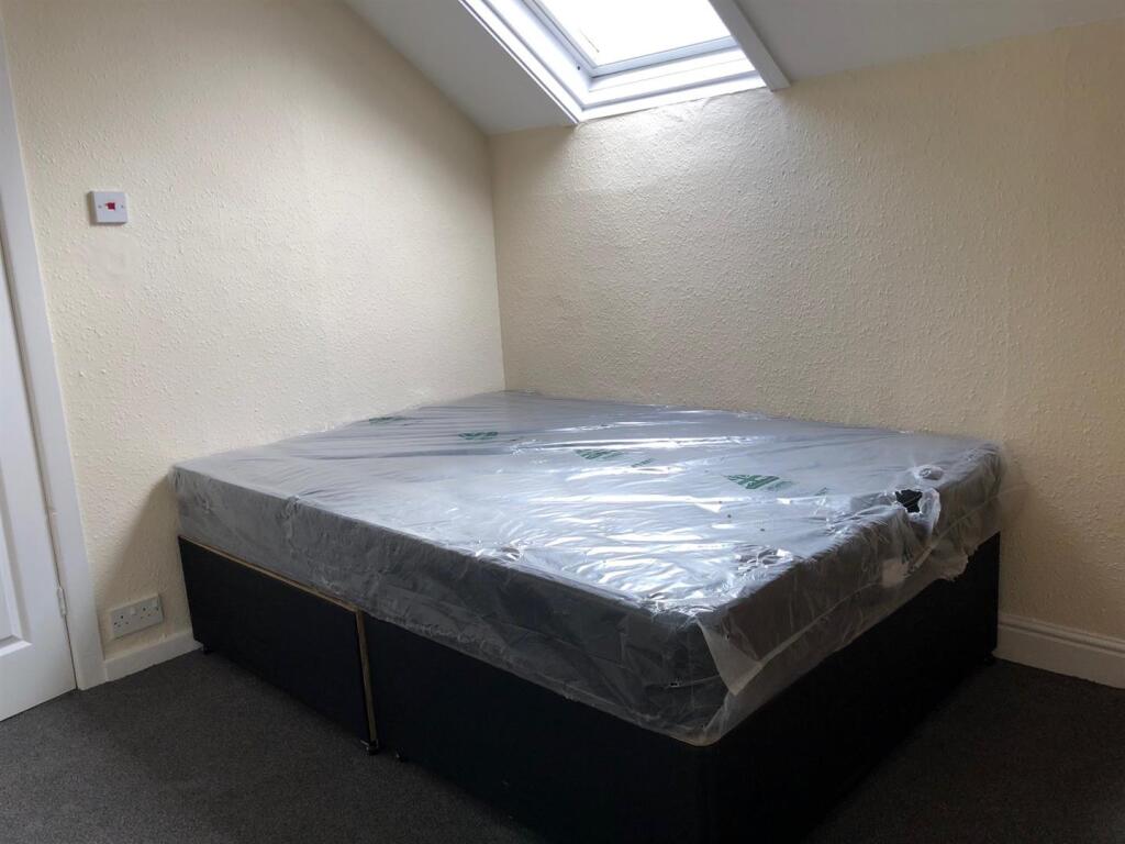 Apartment in Leeds - View 5