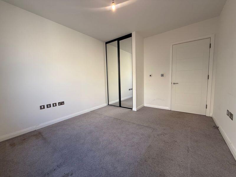 Apartment in Ilford - View 5